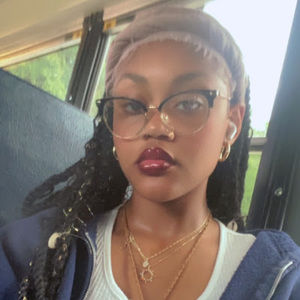 Meet your Posher, Ariana